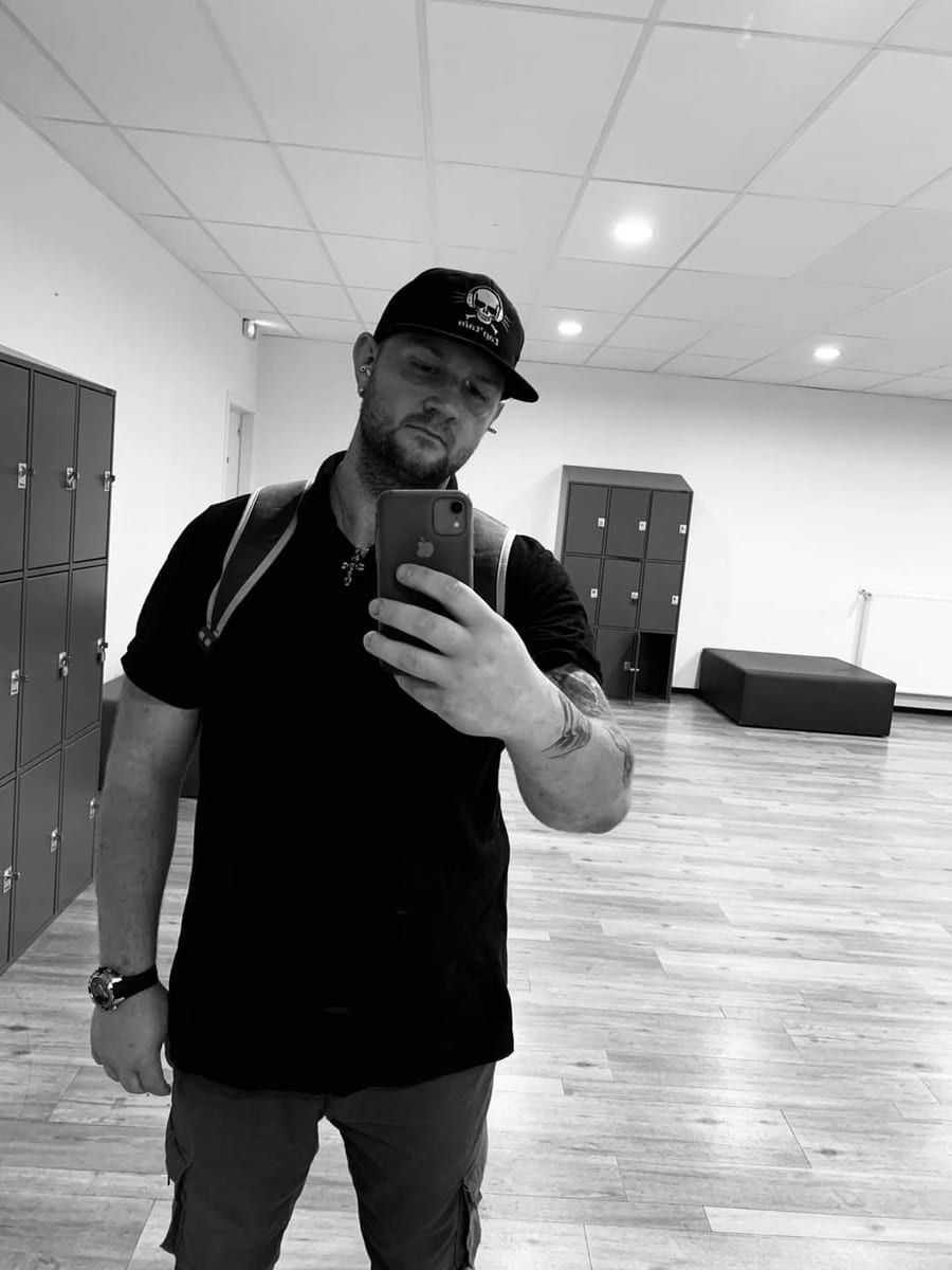 Profil de Genek